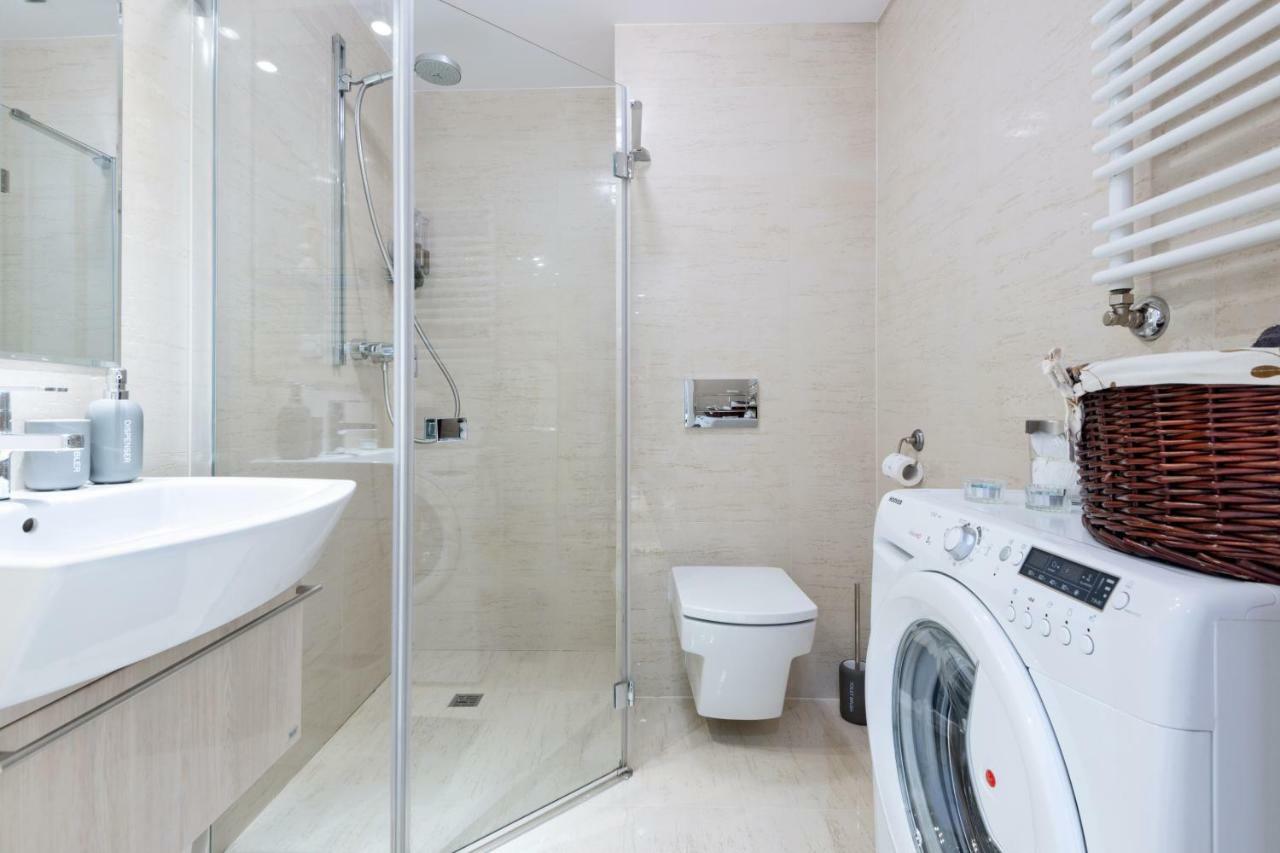 Kopernika8 Miro Apartment With Balcony And Ac Cracovia Exterior foto